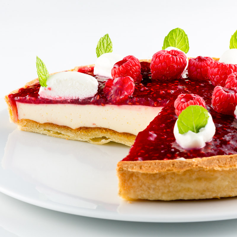 甘みを抑えたタルト生地でさっぱりと