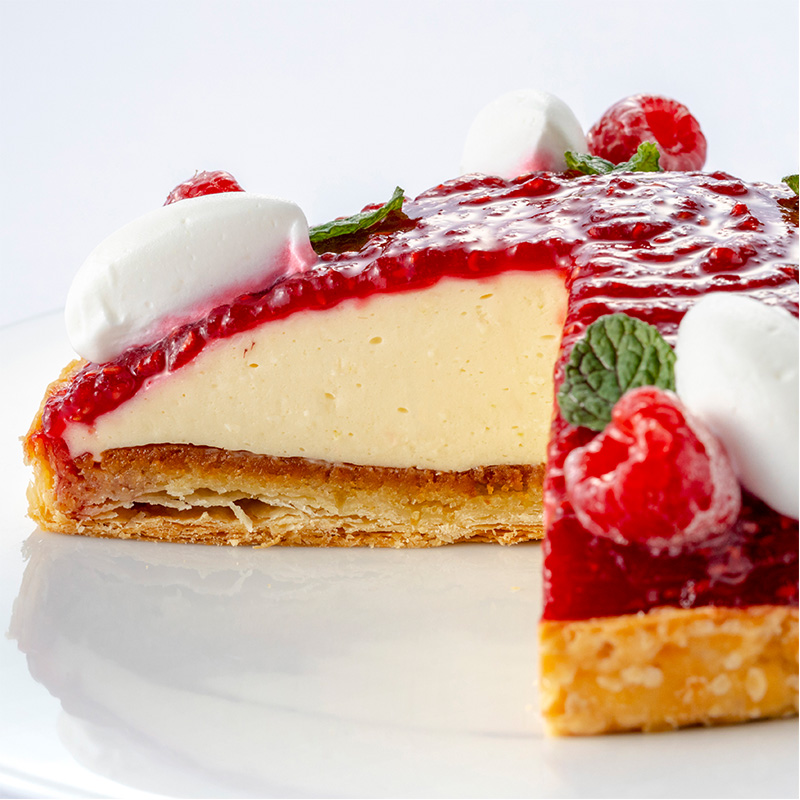 甘みを抑えたタルト生地でさっぱりと