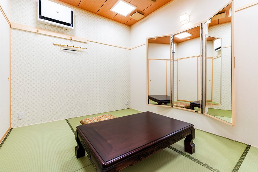 司式者室<br>司式者の方々のご準備とご休憩いただけるスペースです。