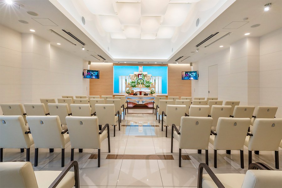 ホール<br>ご家族、ご親族、ご友人たちとゆっくる故人様をお見送りいただけるホールです。