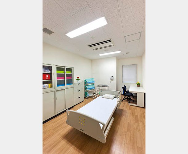 医務室では月２回の医師の往診で健康管理をサポートします。