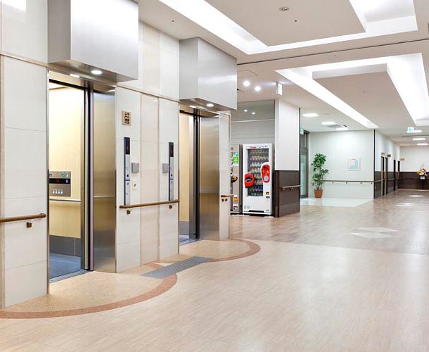 エレベーター内もモニターで見守っているので安心です。