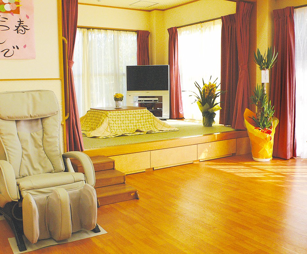 家庭的でご自宅と同じような環境のデイルーム。