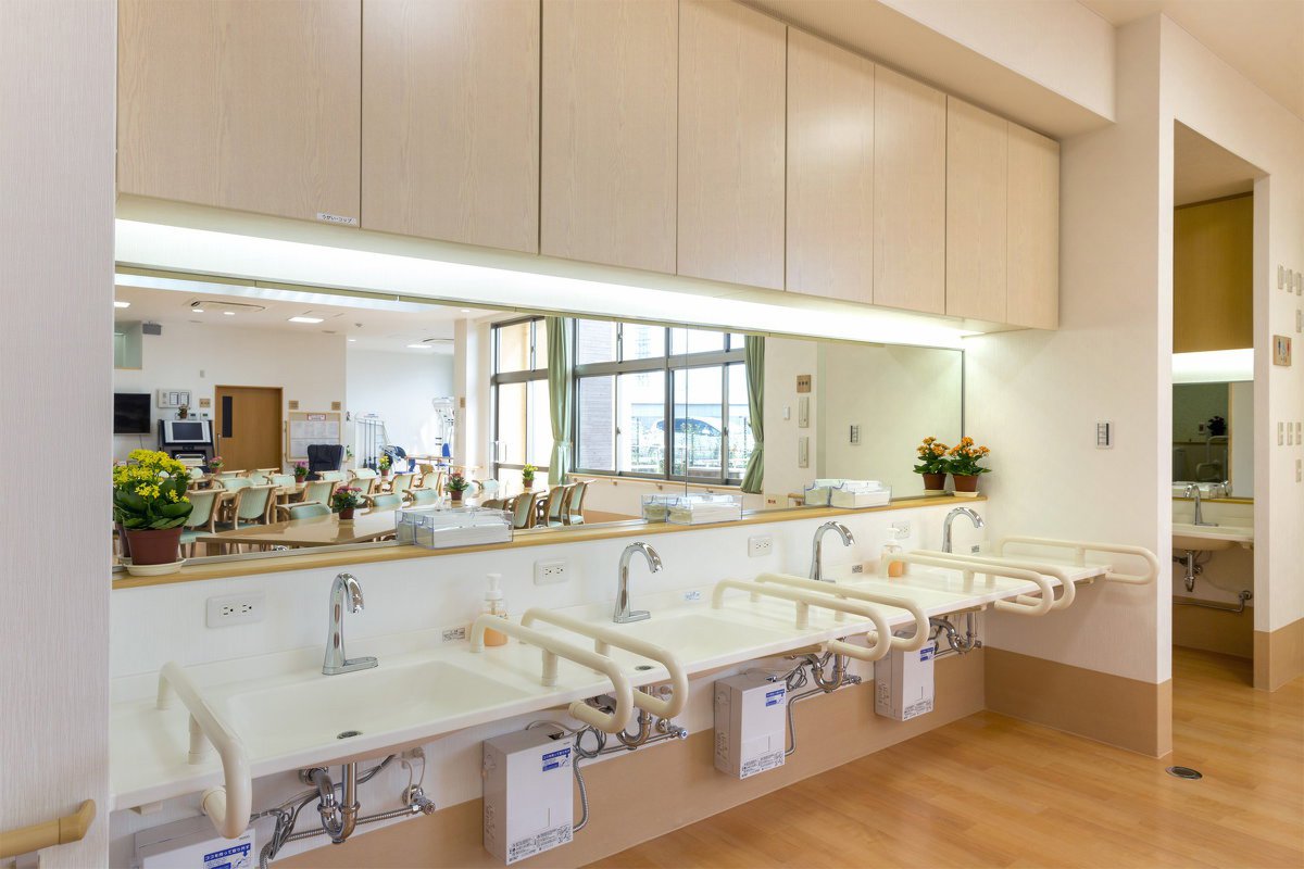 デイルーム横には口腔ケアコーナーを設置しています