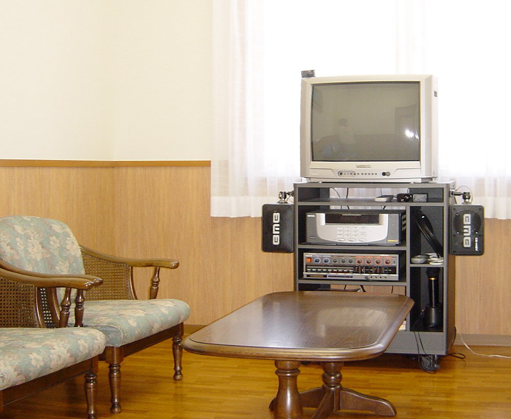 個室でのびのびと楽しめるカラオケルーム。