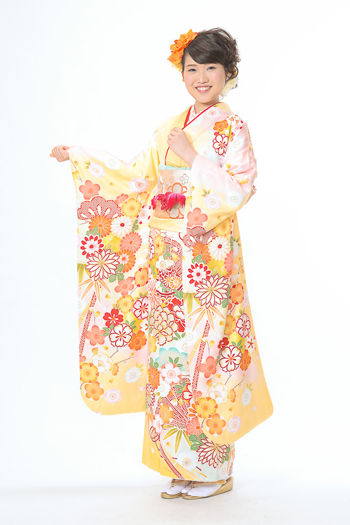 黄地　牡丹にまり