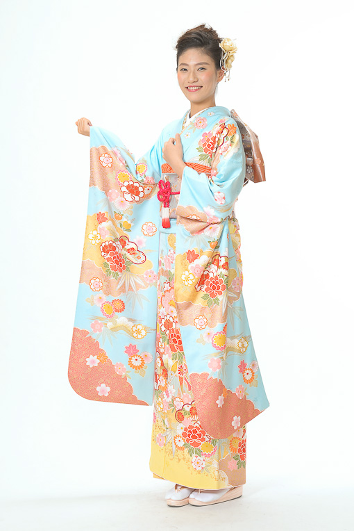 水色地牡丹に松竹