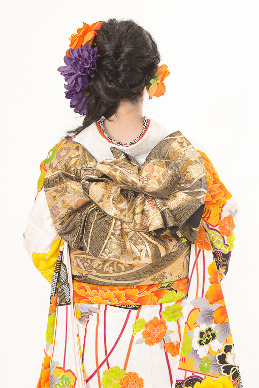 白地に黄/橙大華