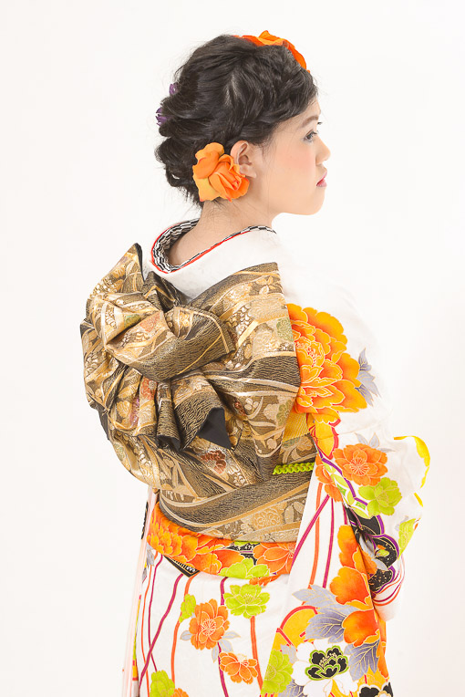 白地に黄/橙大華