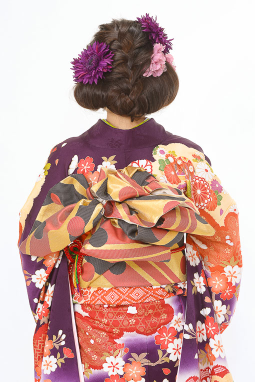 紫地に古典華柄