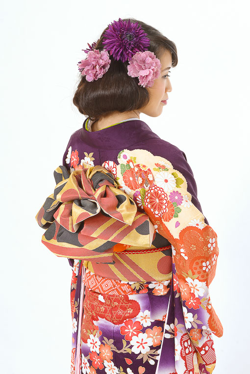 紫地に古典華柄