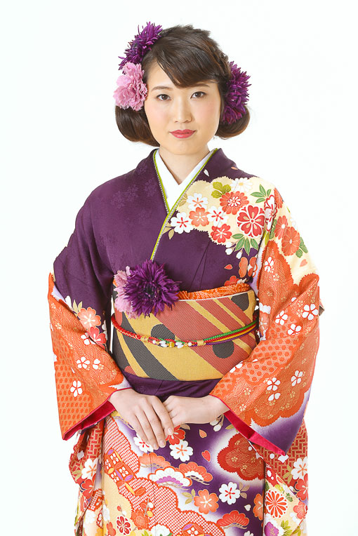 紫地に古典華柄