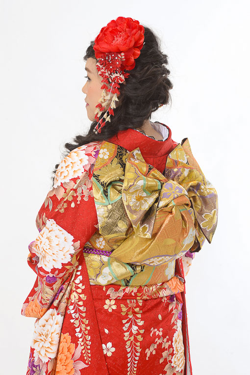 赤地に総大華柄