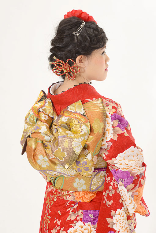 赤地に総大華柄