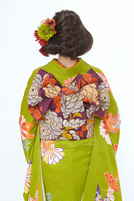 抹茶色朱ダリア花柄模様