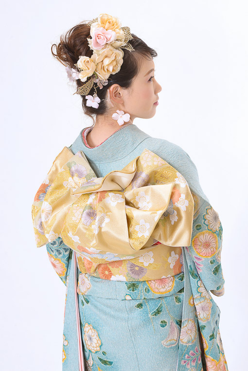 水色地に辻が花