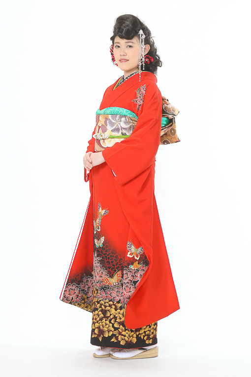 赤地袖下金牡丹