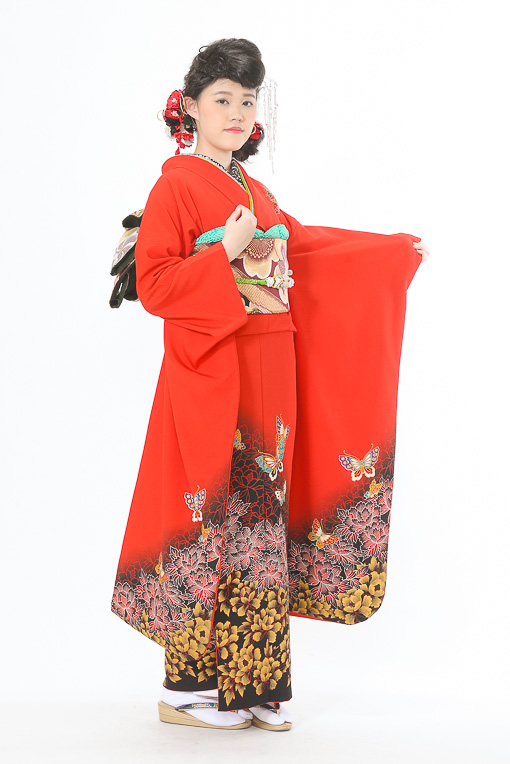 赤地袖下金牡丹