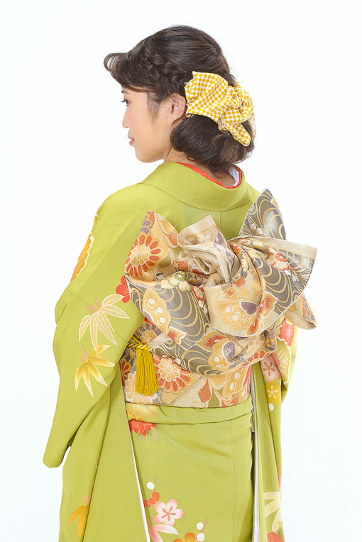 抹茶色に古典柄