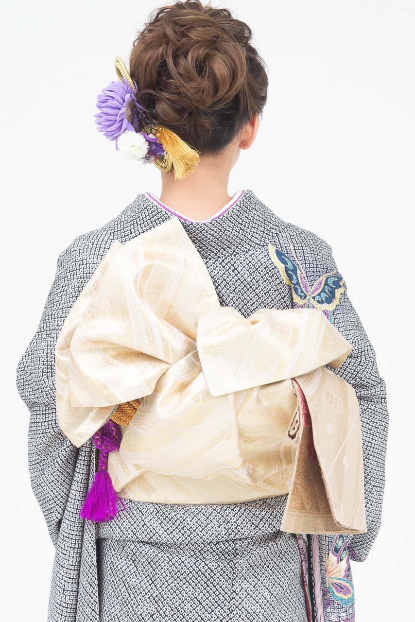 黒しぼり花柄蝶