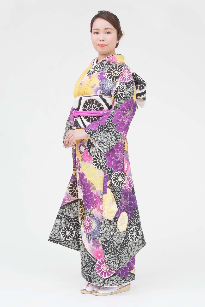 黄色地乱菊裾黒