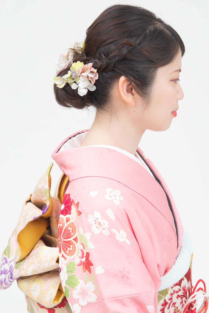 ピンク地薔薇刺繍