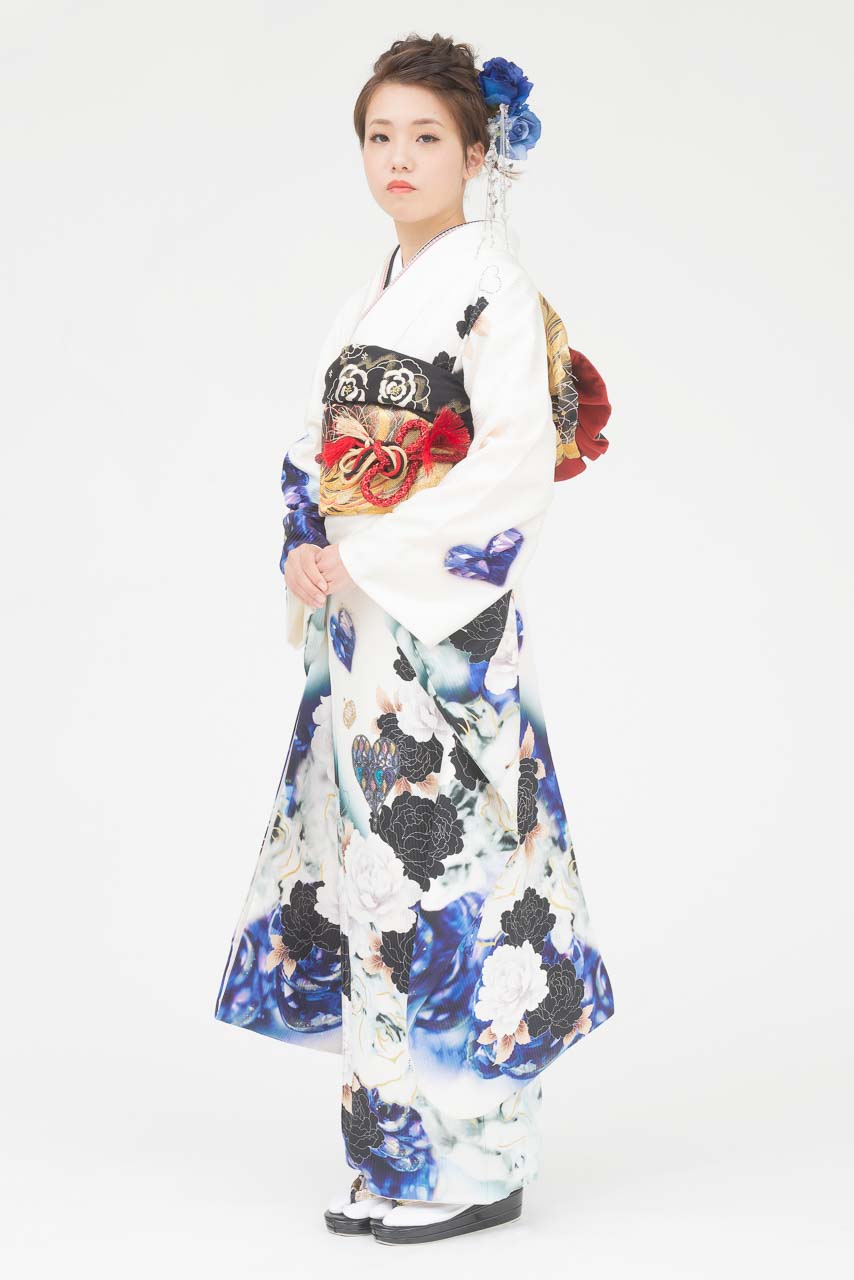 白地に大柄薔薇模様