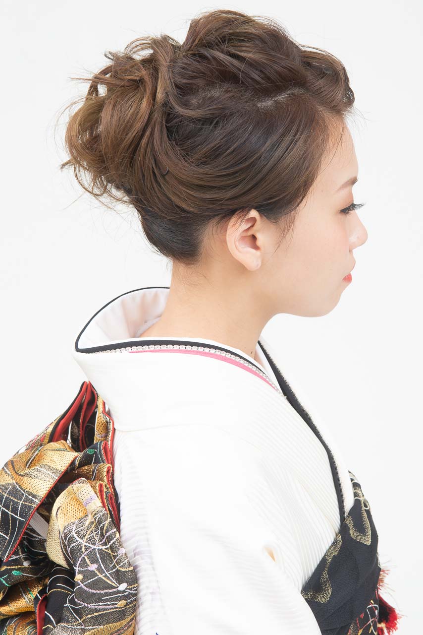 白地に大柄薔薇模様