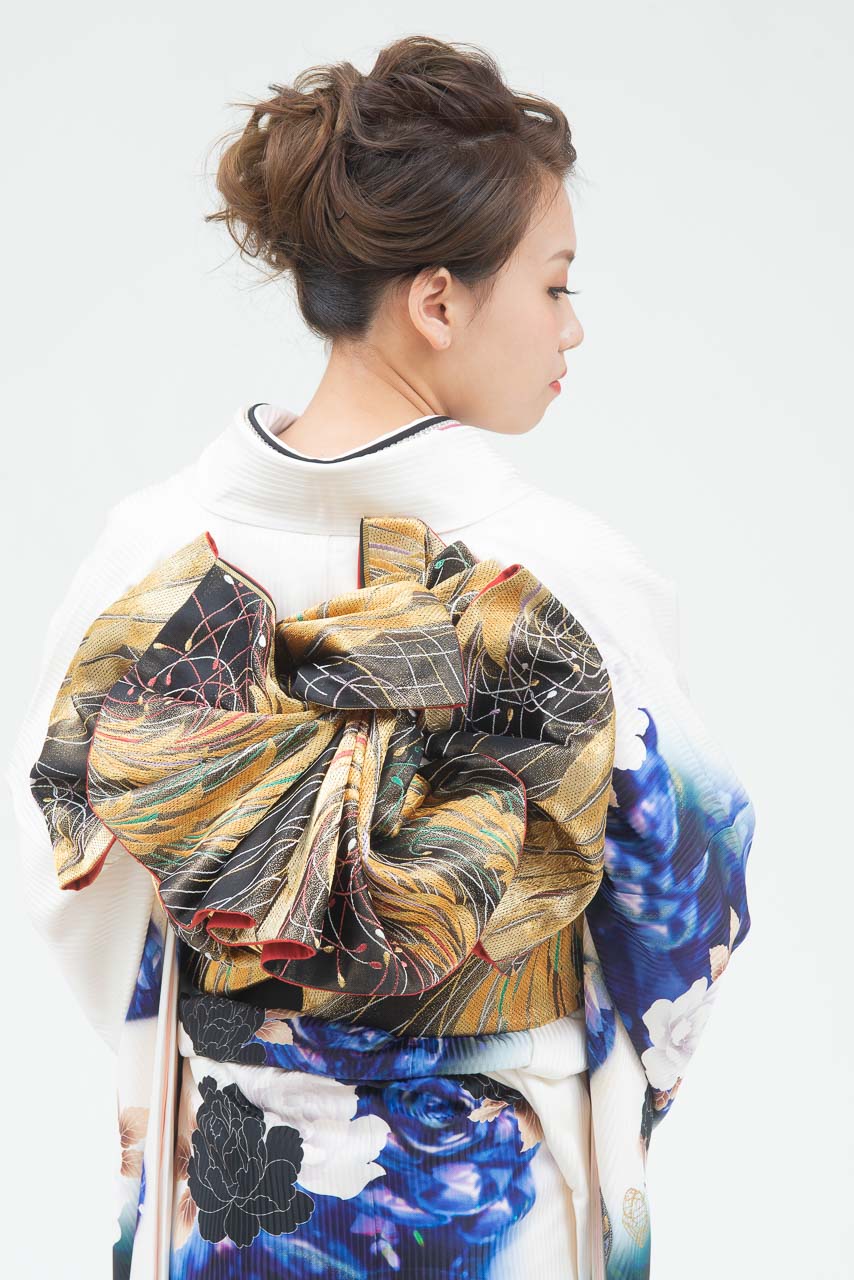 白地に大柄薔薇模様