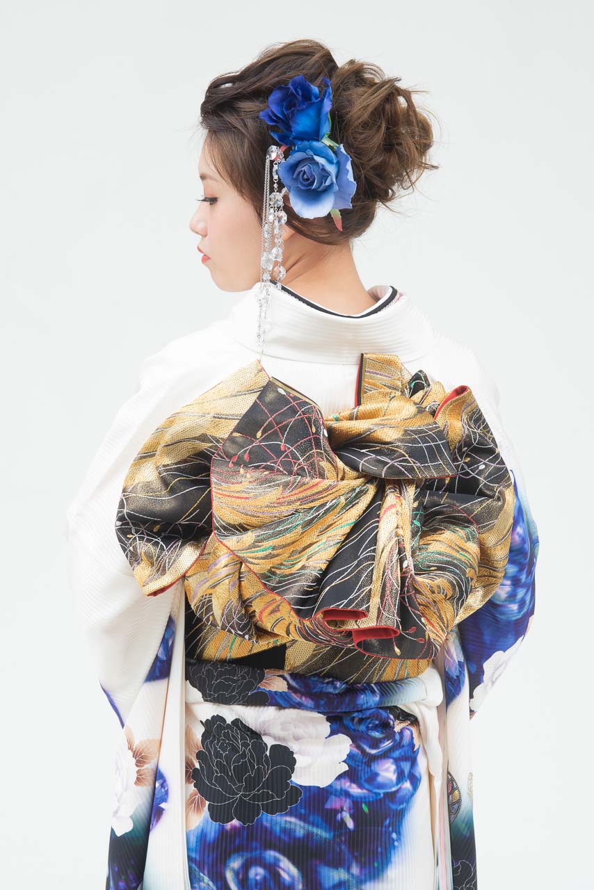 白地に大柄薔薇模様