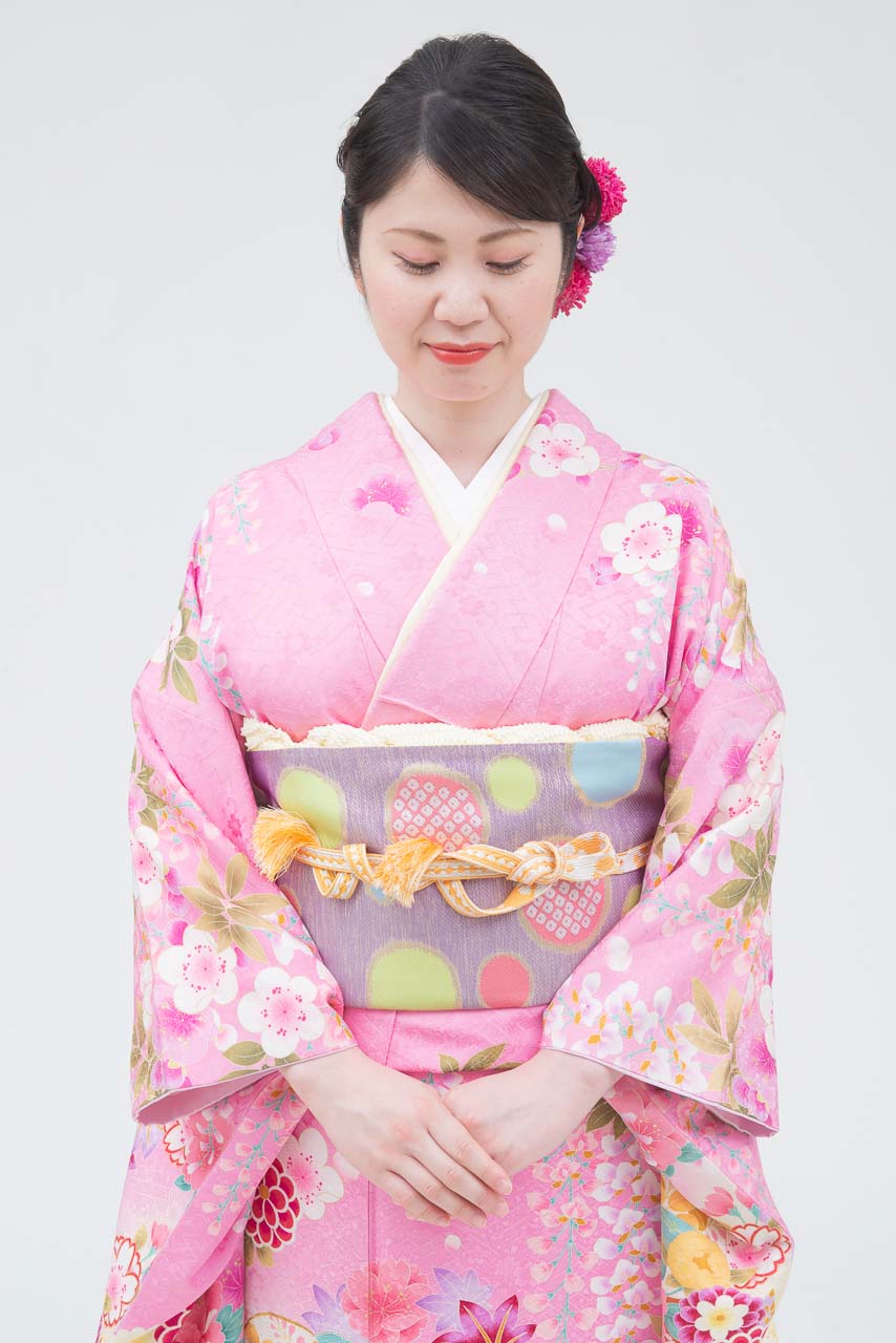 ピンク地裾グリーン鞠柄