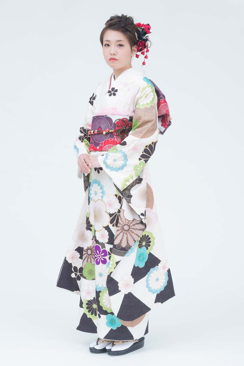 白地に梅菊花柄