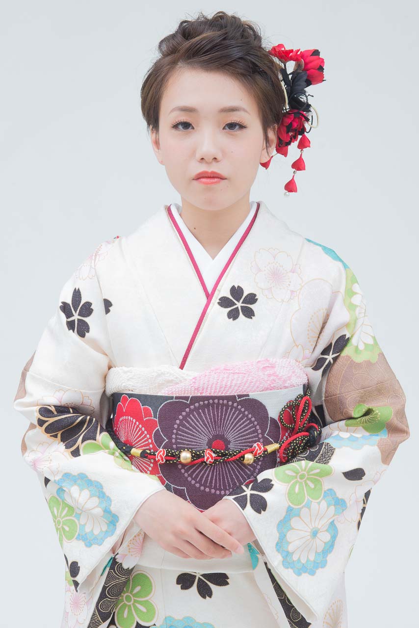 白地に梅菊花柄