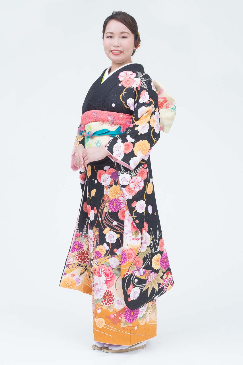 黒地に小花柄裾橙