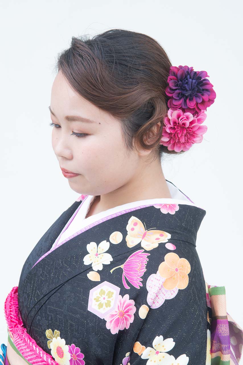 黒地にピンク花柄