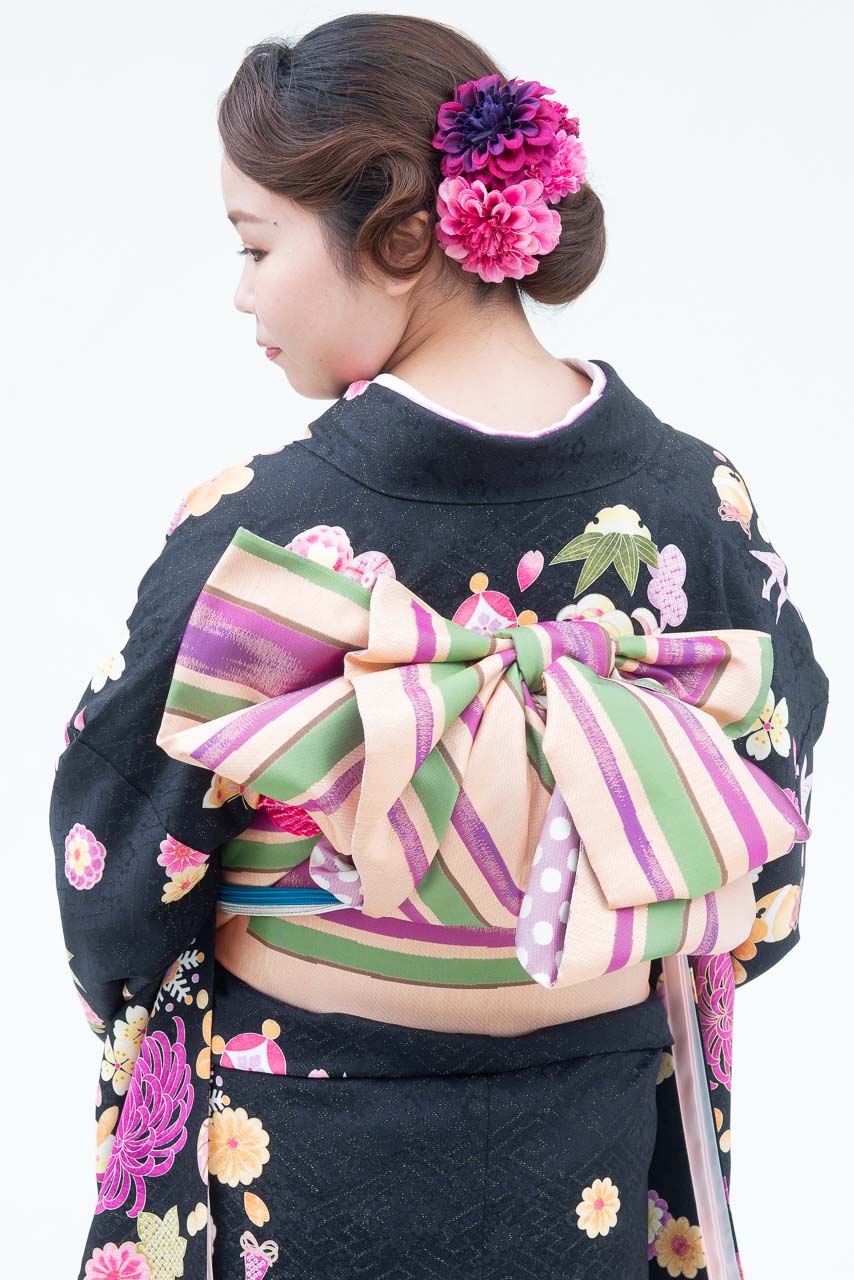 黒地にピンク花柄