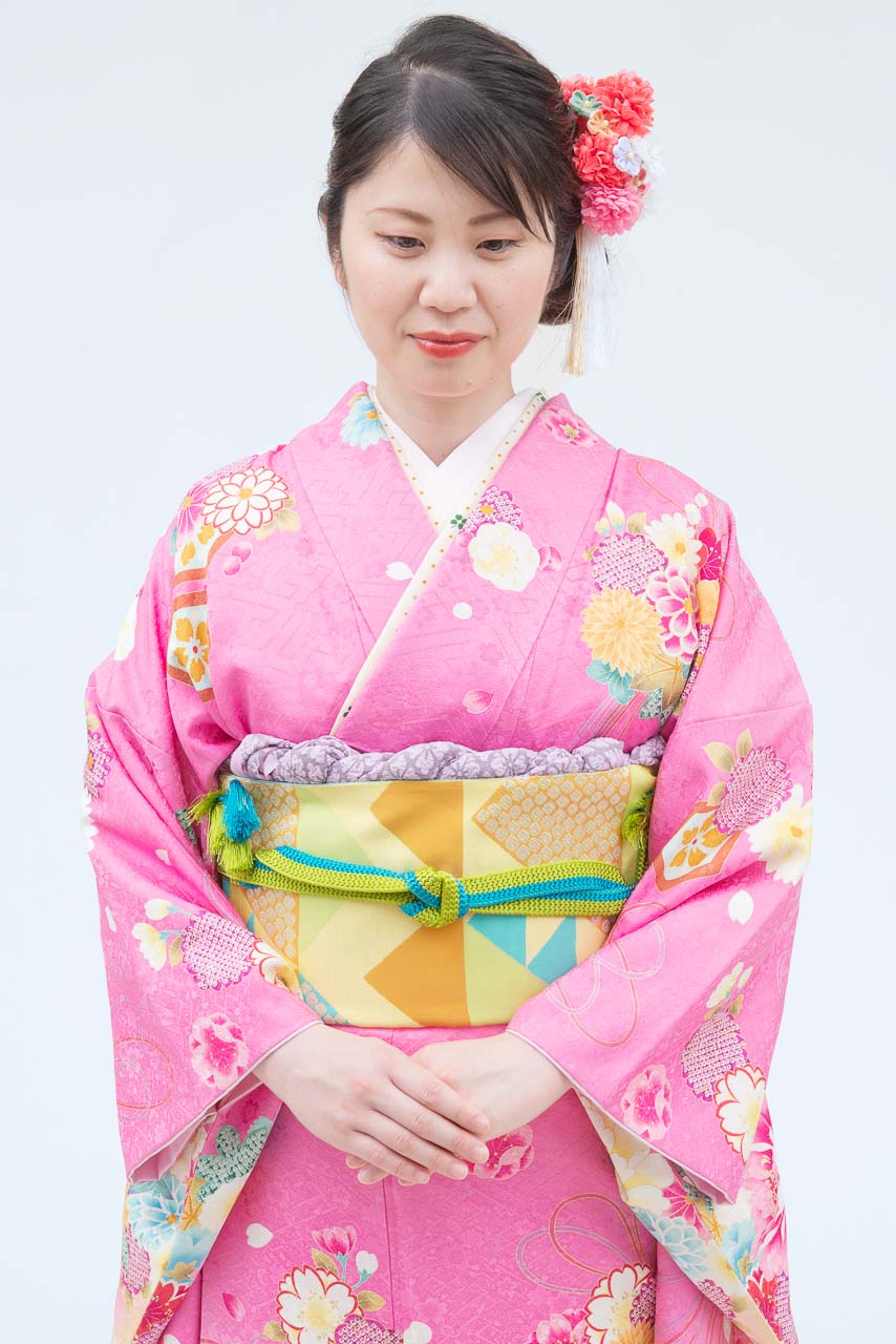 ピンク地裾グリーン花柄