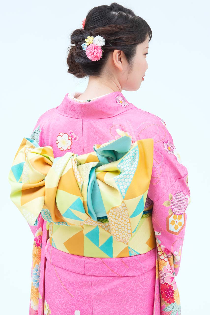 ピンク地裾グリーン花柄