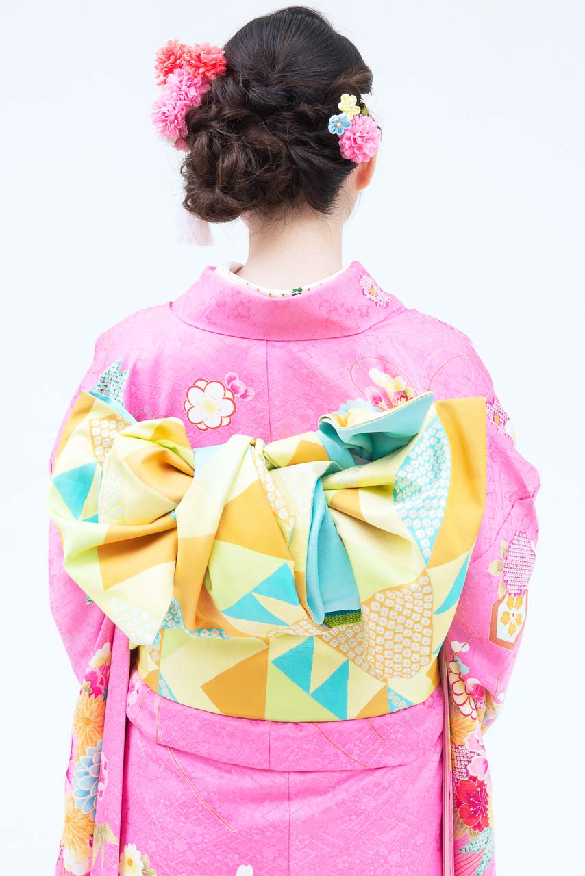 ピンク地裾グリーン花柄