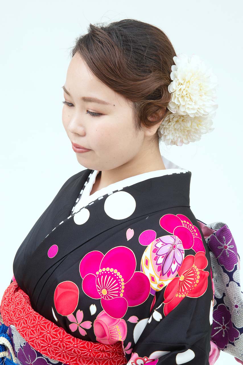 黒地に梅花爛漫