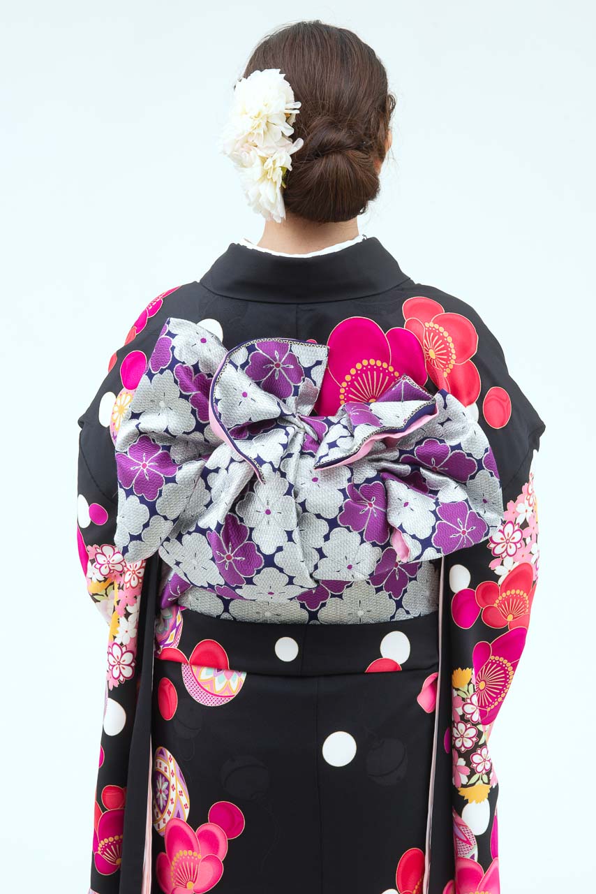 黒地に梅花爛漫