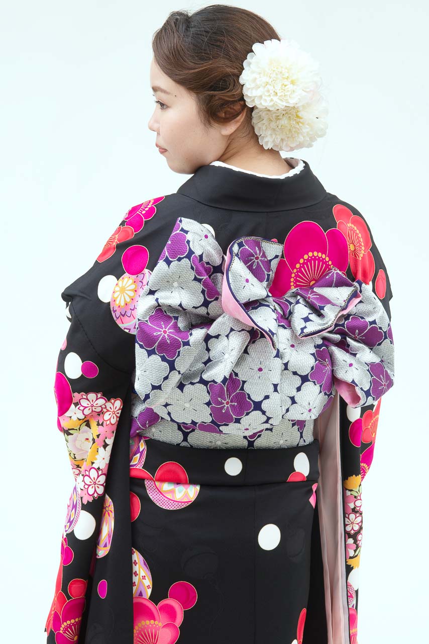 黒地に梅花爛漫