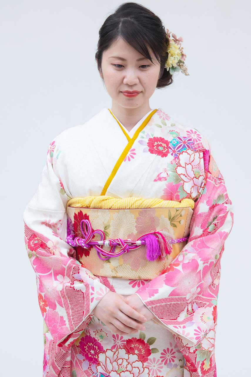 白地にピンク花 ひいな