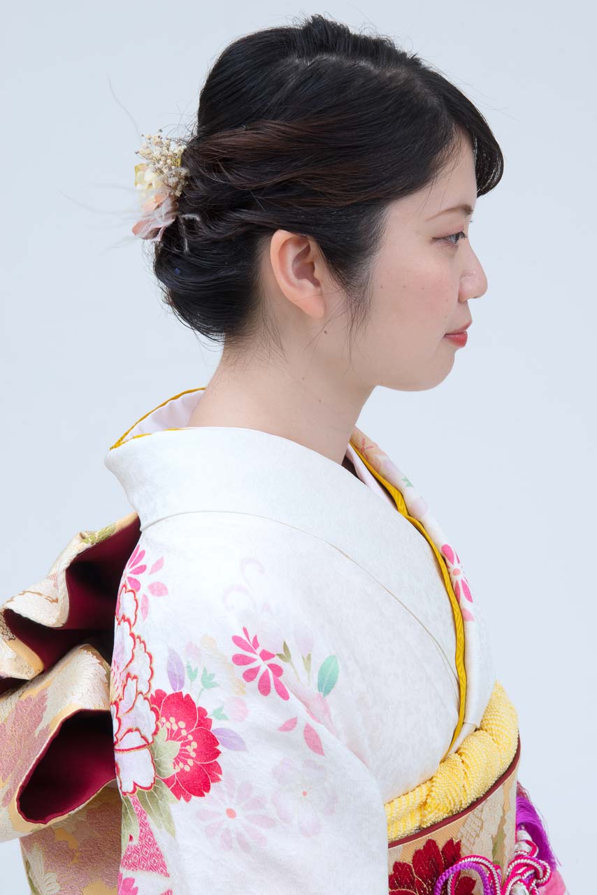 白地にピンク花 ひいな