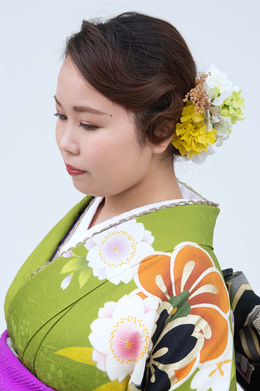 オリーブグリーンに桜大柄