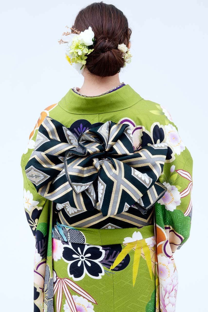 オリーブグリーンに桜大柄
