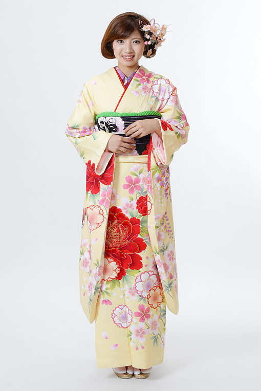 クリーム地赤牡丹