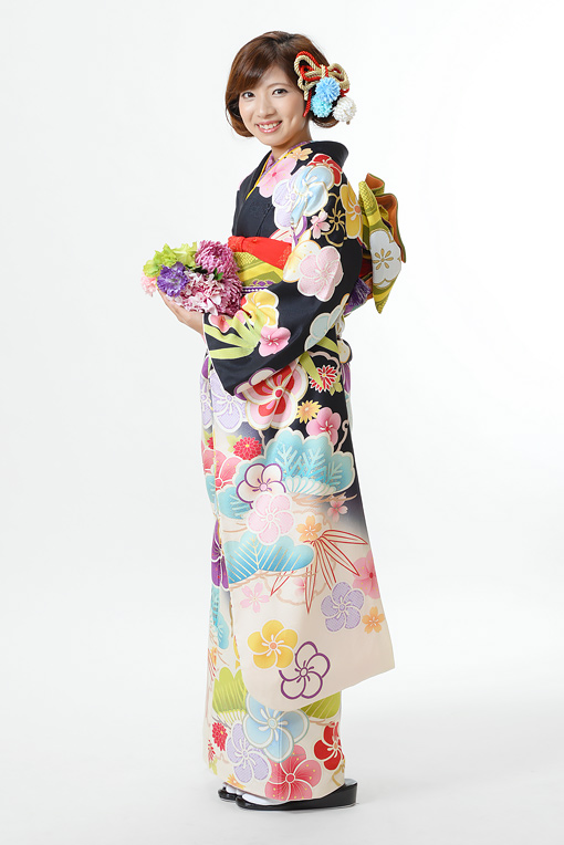 黒地に多様梅柄模様