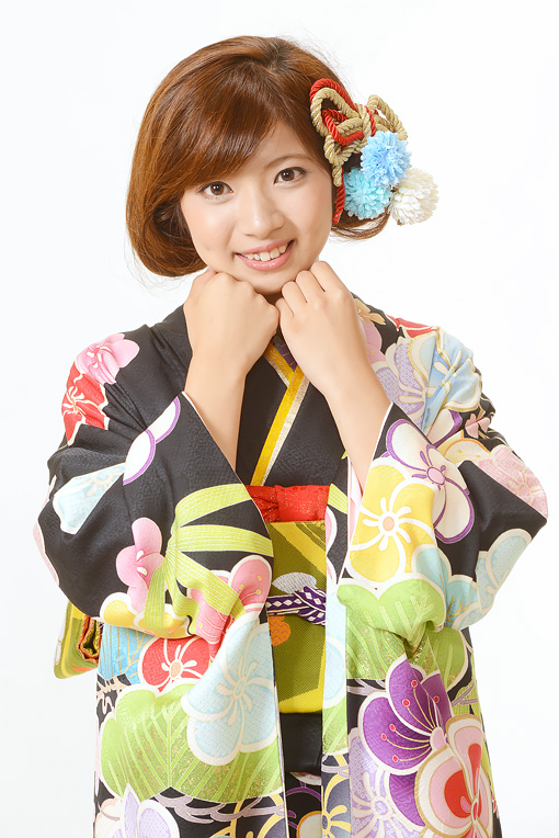 黒地に多様梅柄模様