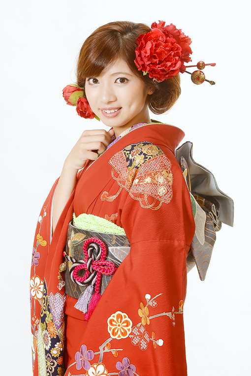 赤地花びら部絞り染め